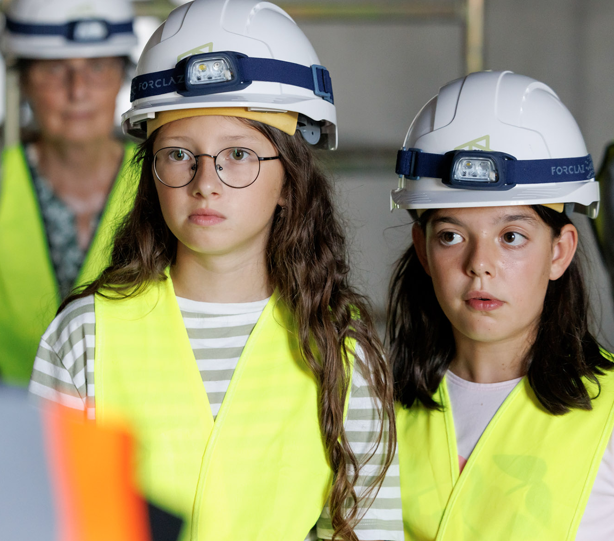 Gruppe von Schulkindern beim Besuch des Schlosses von Grandson